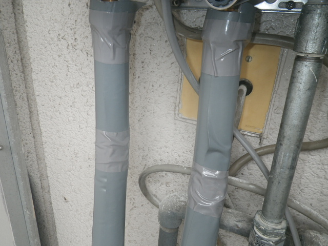 給湯器取替工事 （神戸市中央区） 保温材取付完了後