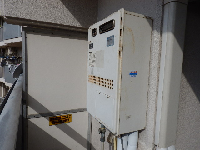 ガス給湯器エコジョーズ取替工事（神戸市中央区）取替前